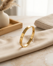 Load image into Gallery viewer, Aura 18k Gold Bangle