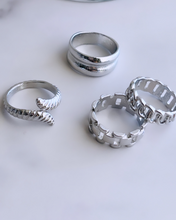 Load image into Gallery viewer, 4pc Snake Design Ring Set