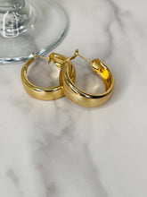 Load image into Gallery viewer, Mini Gold Chunky Earrings