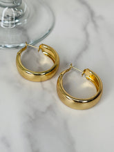 Load image into Gallery viewer, Mini Gold Chunky Earrings